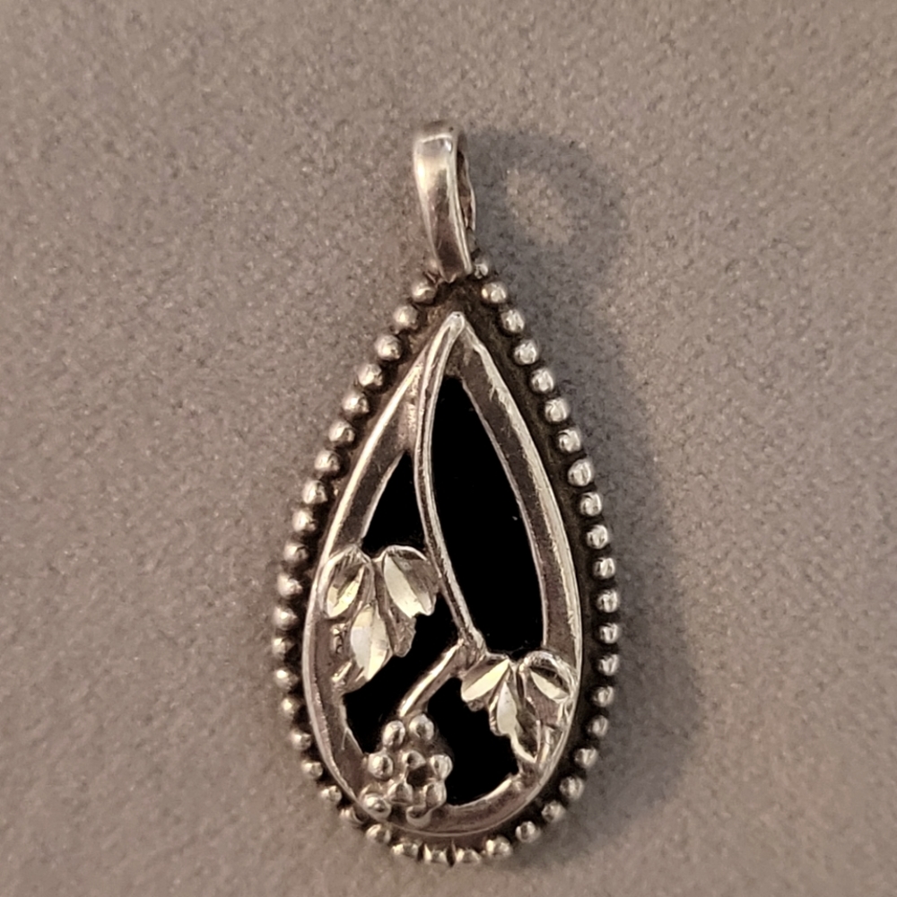 Vintage Sterling Silver & Black Onyx Pendant. Carolyn Pollack.